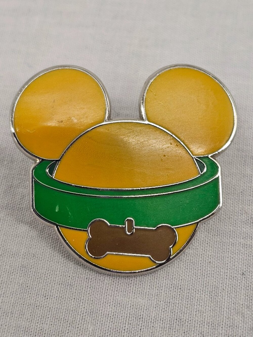 DISNEY Pin Trading ~ Mickey Mouse Icon ~ Mystery Pack ~ Pluto ~ 2012 ~ P10